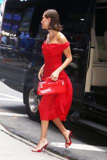 Hailey Bieber feet photo thumbnail
