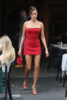 Hailey Bieber feet photo thumbnail