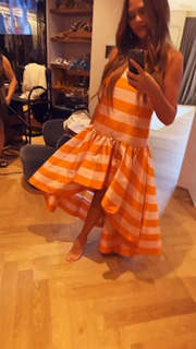 Chrissy Teigen feet photo thumbnail
