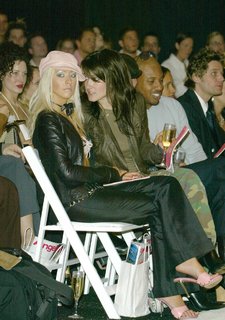 Christina Aguilera feet photo thumbnail