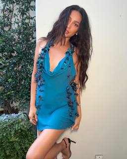 Shay Mitchell feet photo thumbnail