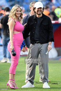 Diletta Leotta feet photo thumbnail