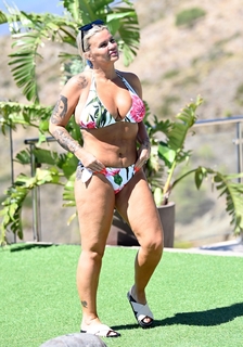 Kerry Katona feet photo thumbnail