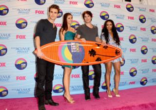Nina Dobrev feet photo thumbnail