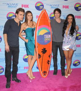Nina Dobrev feet photo thumbnail