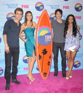 Nina Dobrev feet photo thumbnail
