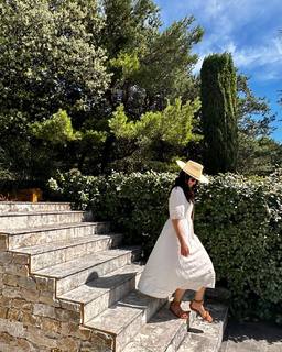 Abigail Spencer feet photo thumbnail