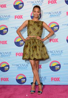 Zoe Saldana feet photo thumbnail