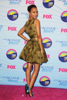 Zoe Saldana feet photo thumbnail