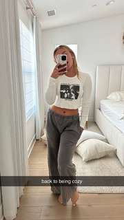 Katie Sigmond feet photo thumbnail