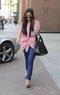 Brenda Song feet photo thumbnail