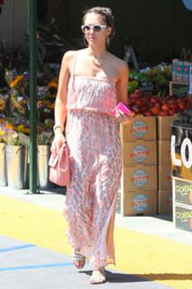 Jessica Alba feet photo thumbnail