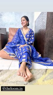 Hina Khan feet photo thumbnail