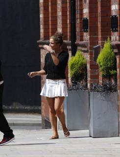 Helen Flanagan feet photo thumbnail