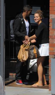 Helen Flanagan feet photo thumbnail