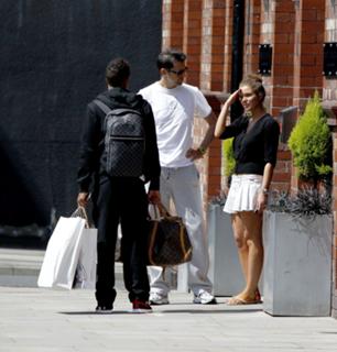 Helen Flanagan feet photo thumbnail