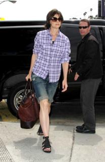 Katie Holmes feet photo thumbnail