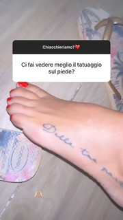 Ludovica Pagani feet photo thumbnail