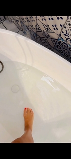 Veronica Maya feet photo thumbnail