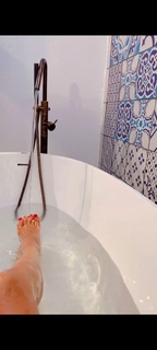 Veronica Maya feet photo thumbnail