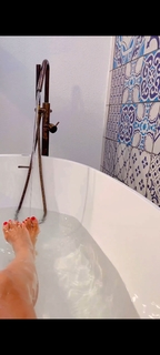 Veronica Maya feet photo thumbnail