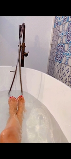Veronica Maya feet photo thumbnail