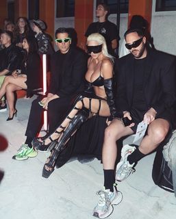 Jelena Karleusa feet photo thumbnail