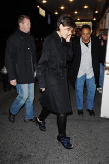 Katie Holmes feet photo thumbnail