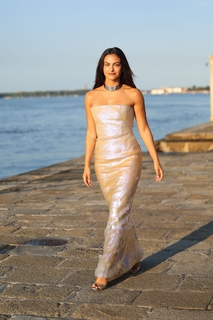 Camila Mendes feet photo thumbnail