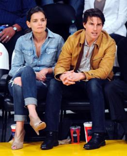 Katie Holmes feet photo thumbnail