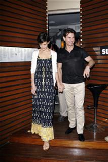 Katie Holmes feet photo thumbnail