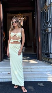 Anna Lewandowska feet photo thumbnail