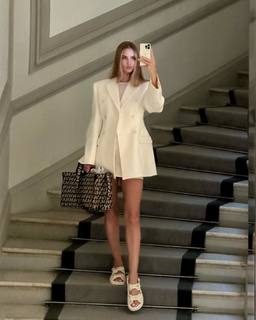 Rosie Huntington-Whiteley feet photo thumbnail