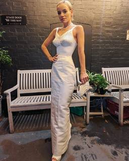 Lily Allen feet photo thumbnail