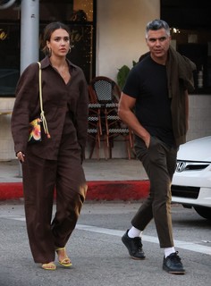 Jessica Alba feet photo thumbnail