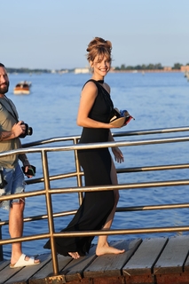 Barbara Palvin feet photo thumbnail