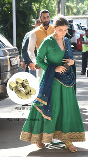 Alia Bhatt feet photo thumbnail
