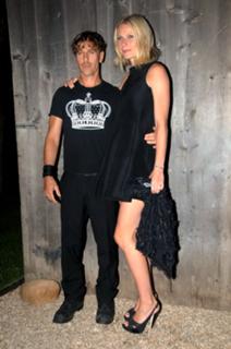 Gwyneth Paltrow feet photo thumbnail