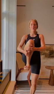 Ellie Goulding feet photo thumbnail