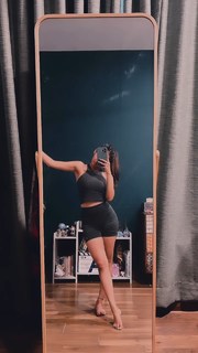 Anushka Sen feet photo thumbnail