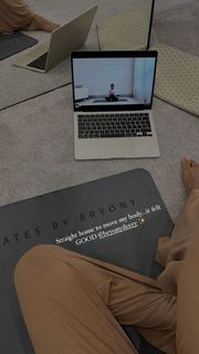 Rochelle Humes feet photo thumbnail