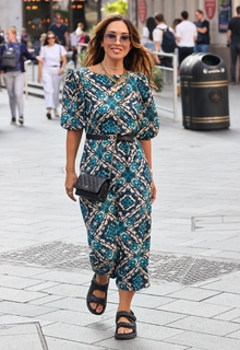 Myleene Klass feet photo thumbnail