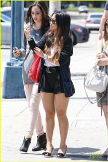 Brenda Song feet photo thumbnail