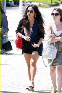 Brenda Song feet photo thumbnail