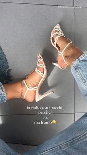Melita Toniolo feet photo thumbnail