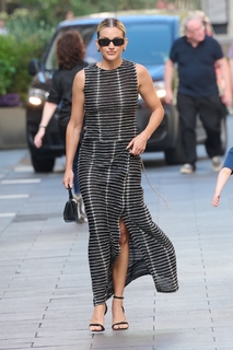 Ashley Roberts feet photo thumbnail
