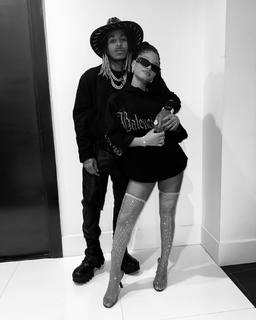Halle Bailey feet photo thumbnail