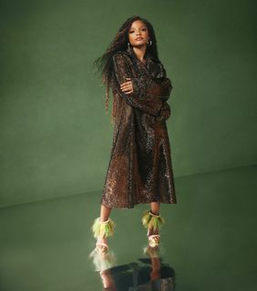 Halle Bailey feet photo thumbnail