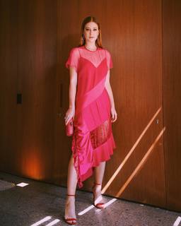 Marina Ruy Barbosa feet photo thumbnail