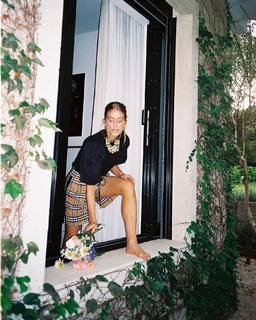 Marina Ruy Barbosa feet photo thumbnail